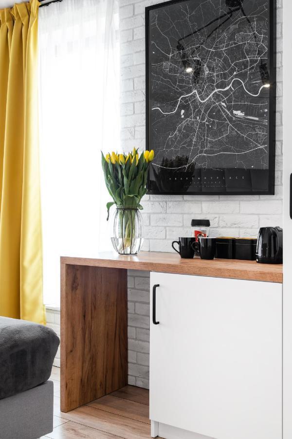 Househost Apartament: Ul. Miodowa 42/42B Krakow Bagian luar foto